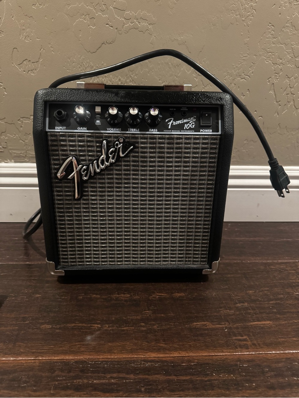 Fender Black and Silver Portable Guitar Amp - Frontman Style